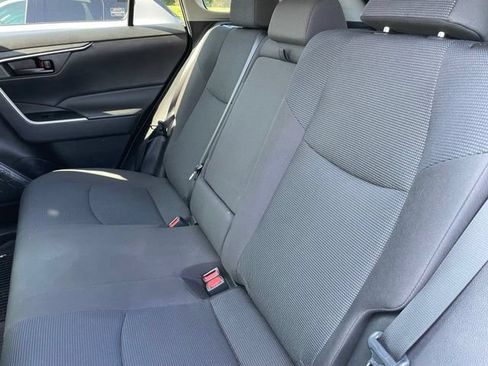 Used 2022 Toyota RAV4 LE FWD image 7
