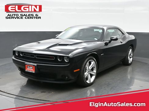 Used 2017 Dodge Challenger R/T image 1