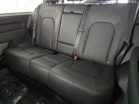 Certified 2024 Land Rover Defender 90 V8 AWD/4WD image 5