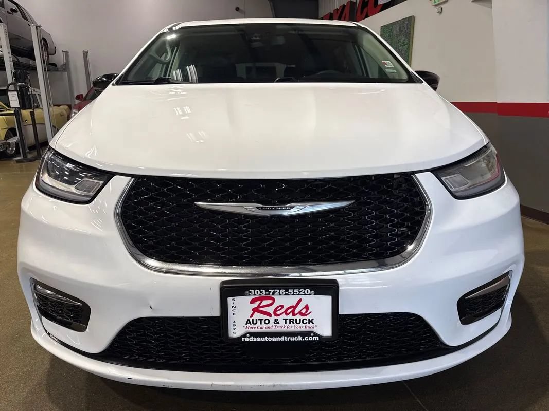 Used 2024 Chrysler Pacifica Touring-L FWD image 78