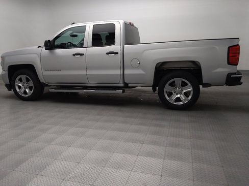 Used 2018 Chevrolet Silverado 1500 Custom w/ Custom Value Package image 3