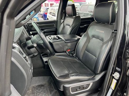 Used 2023 RAM 1500 Laramie AWD/4WD image 18