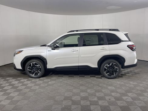 New 2025 Subaru Forester Premium image 3