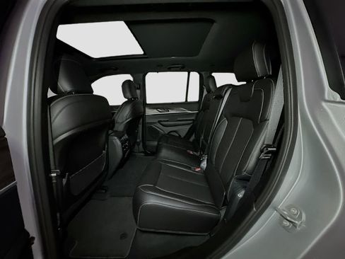 New 2025 Jeep Grand Cherokee Limited w/ Luxury Tech Group II image 16