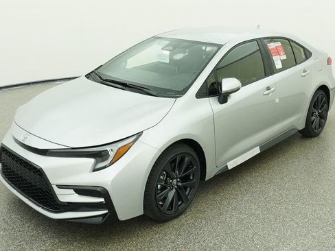 Used 2026 Toyota Corolla SE w/ SE Premium Package FWD image 31