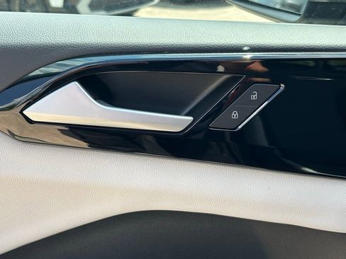 New 2026 Volkswagen Taos S FWD image 19