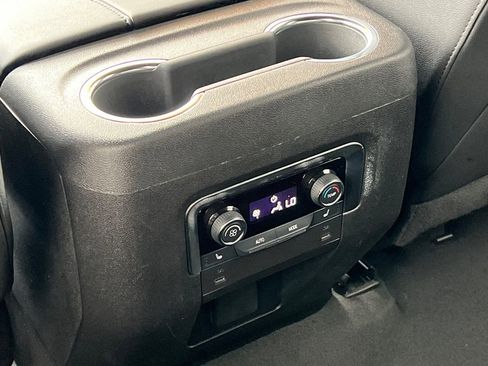 Used 2025 Chevrolet Suburban LT w/ Comfort Package image 15