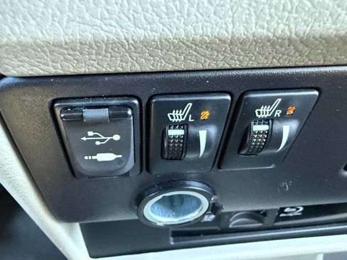 Used 2015 Toyota Sienna XLE Premium image 69