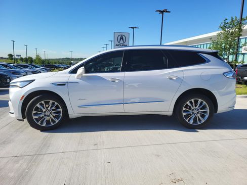 Used 2023 Buick Enclave Avenir w/ Avenir Technology Package FWD image 3