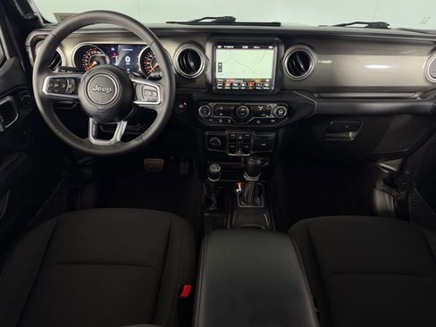 Certified 2023 Jeep Gladiator Overland w/ LED Lighting Group image 12