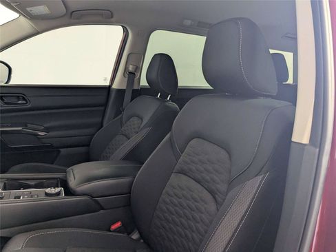 Used 2023 Nissan Pathfinder SV AWD/4WD image 12