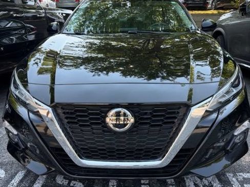 Used 2019 Nissan Altima 2.5 Platinum FWD image 3
