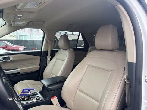 Used 2023 Ford Explorer XLT w/ Equipment Group 202A image 19
