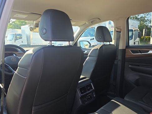 Used 2026 Volkswagen Atlas SE FWD image 14