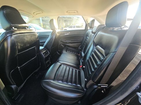 Used 2024 Ford Edge SEL w/ Convenience Package image 4