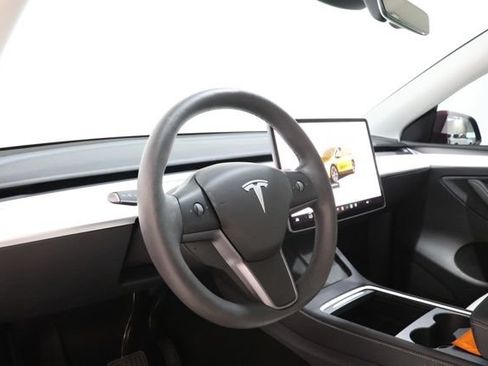 Used 2025 Tesla Model Y Long Range AWD/4WD image 14