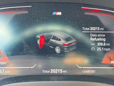 Certified 2024 BMW X4 xDrive30i w/ Premium Package image 18