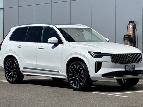 Certified 2026 Volvo XC90 B6 Plus w/ Protection Package Premier AWD/4WD image 7