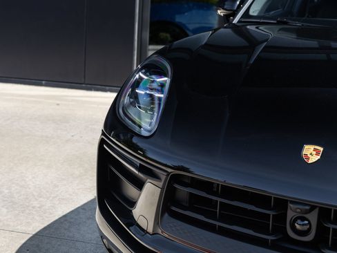 New 2026 Porsche Macan AWD/4WD image 18