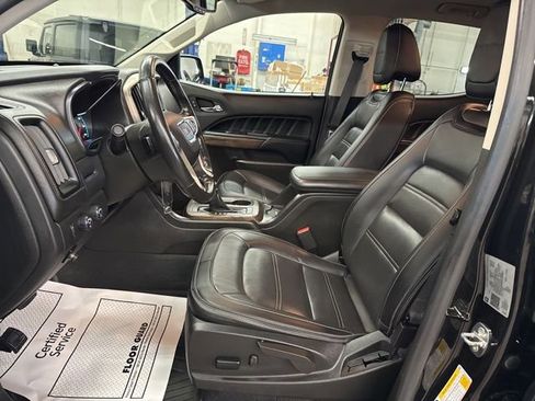 Used 2022 GMC Canyon Denali w/ Denali Black Edition Package AWD/4WD image 12