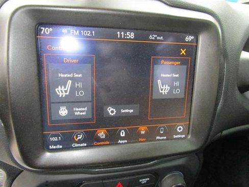 Used 2022 Jeep Renegade Latitude w/ Convenience Group image 24