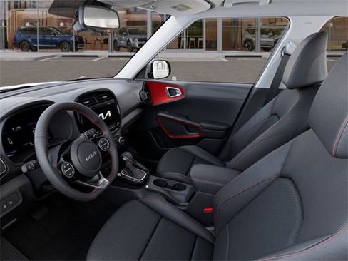 Certified 2025 Kia Soul GT-Line FWD image 17