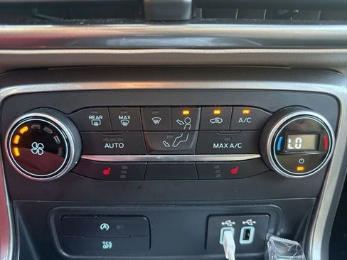 Used 2021 Ford EcoSport SE w/ SE Convenience Package image 18