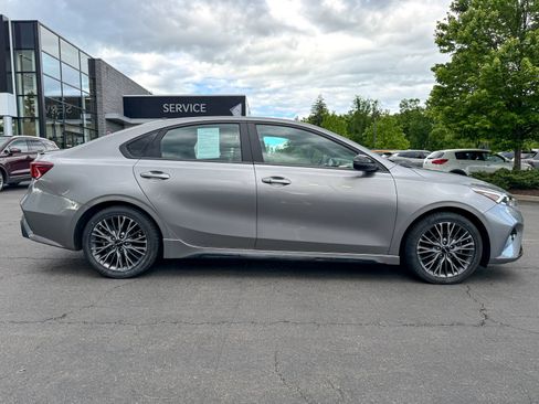 Used 2023 Kia Forte GT-Line w/ GT-Line Premium Package FWD image 5
