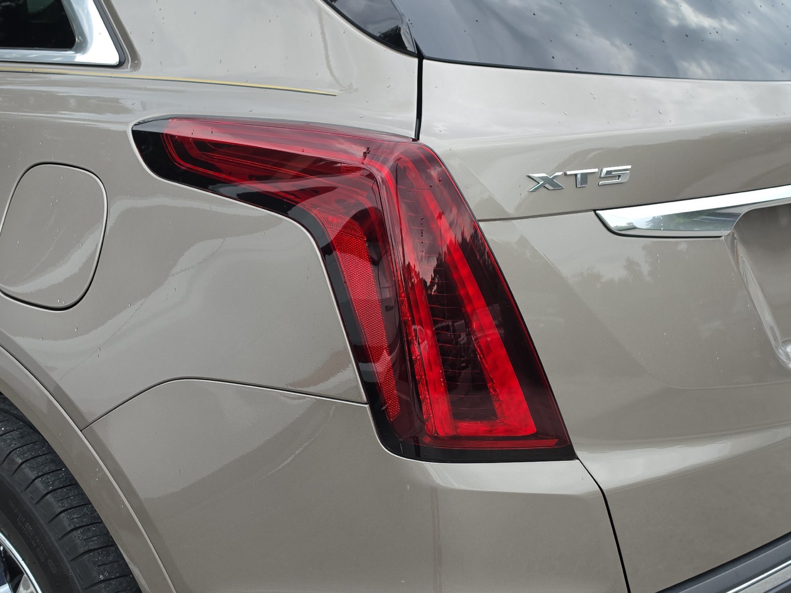 Used 2023 Cadillac XT5 Premium Luxury w/ Technology Package FWD image 10