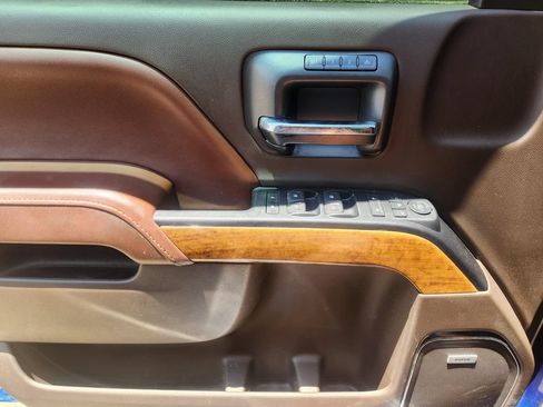 Used 2016 Chevrolet Silverado 2500 High Country w/ Duramax Plus Package AWD/4WD image 23