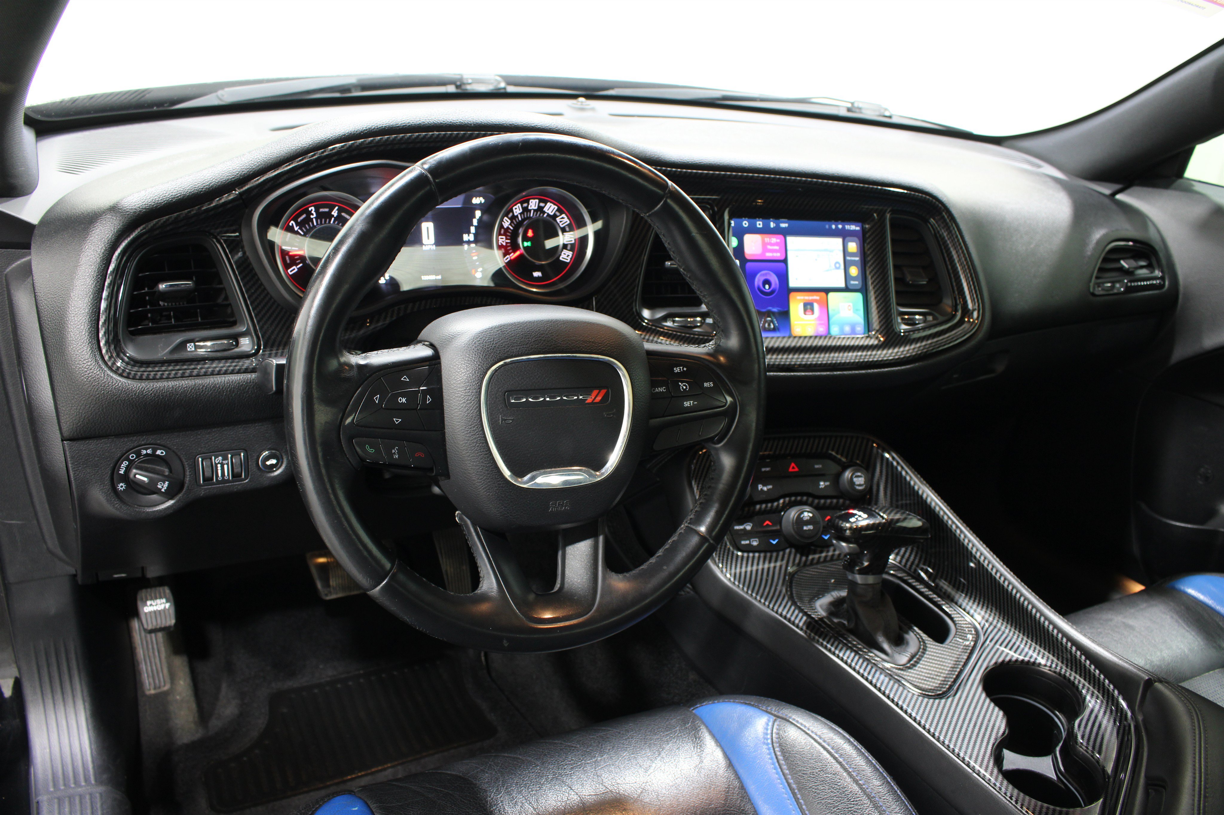 Used 2015 Dodge Challenger R/T w/ Quick Order Package 28B R/T RWD image 2