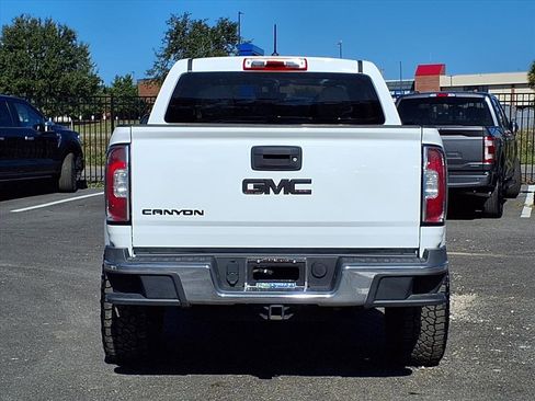 Used 2017 GMC Canyon 2WD Crew Cab w/ Convenience Package image 6