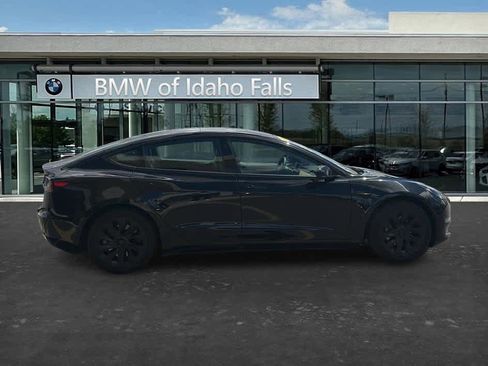 Used 2022 Tesla Model 3 Long Range AWD/4WD image 8