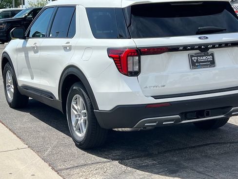 New 2026 Ford Explorer Active w/ Active Comfort Package RWD image 5