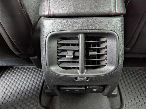 Used 2020 Jeep Cherokee Trailhawk image 17