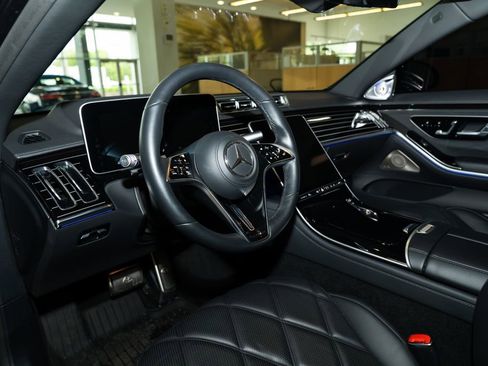 Certified 2022 Mercedes-Benz Maybach S 580 4MATIC image 3