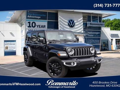 Used 2025 Jeep Wrangler Unlimited Sahara w/ Safety Group AWD/4WD image 1