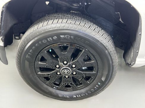 Used 2025 Toyota Tacoma SR AWD/4WD image 13