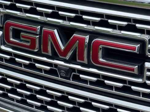 Used 2019 GMC Sierra 1500 Denali w/ Denali Ultimate Package AWD/4WD image 8