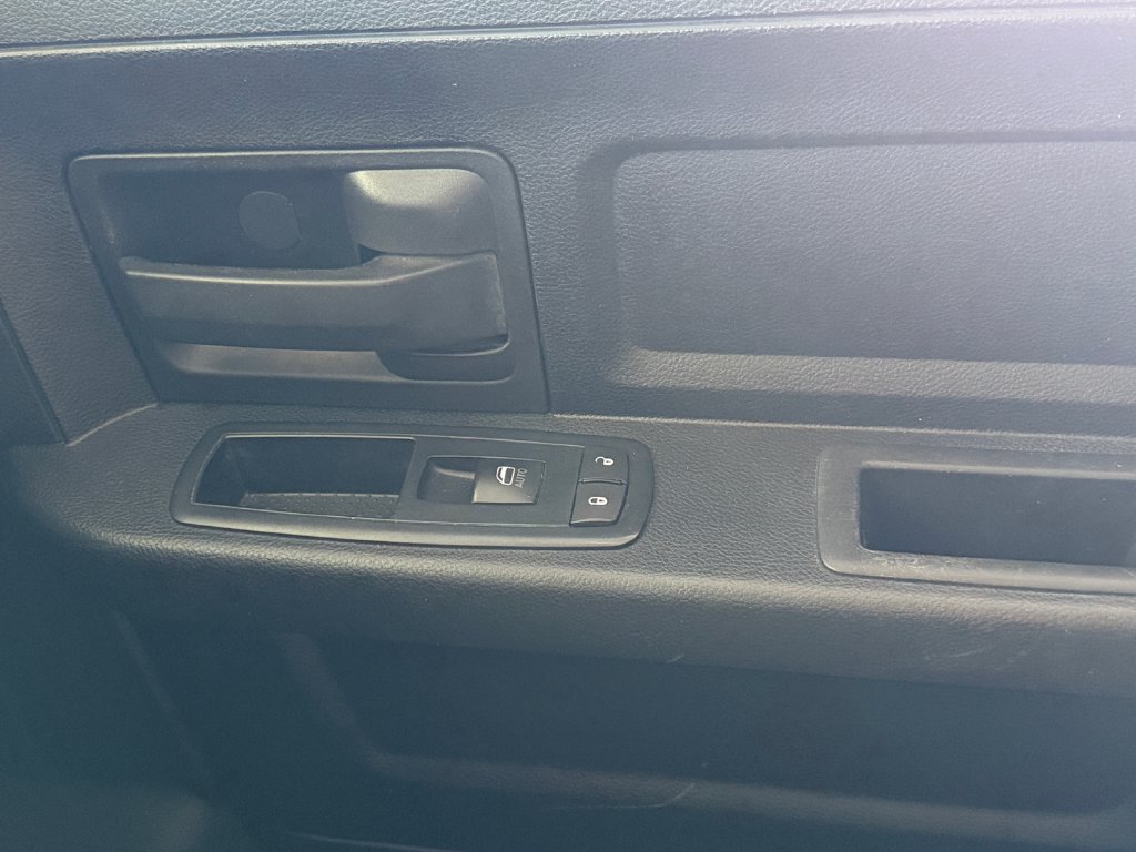 Used 2014 RAM 1500 Express RWD image 22