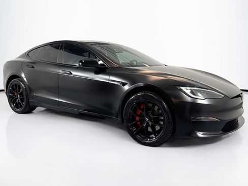 Used 2023 Tesla Model S Plaid image 3