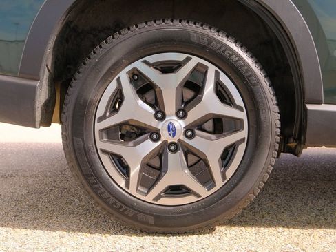 Used 2024 Subaru Forester Premium image 40