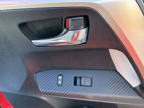 Used 2014 Toyota RAV4 XLE image 21