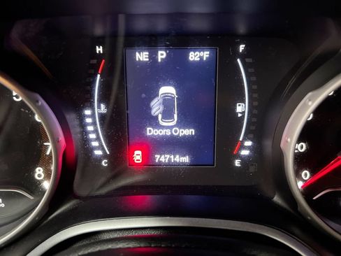 Used 2020 Jeep Compass Latitude AWD/4WD image 13