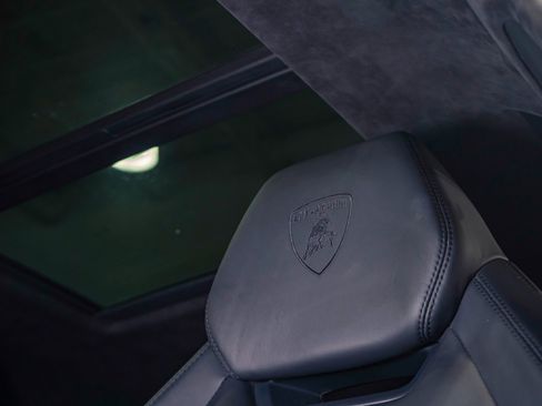 Used 2019 Lamborghini Urus AWD/4WD image 21
