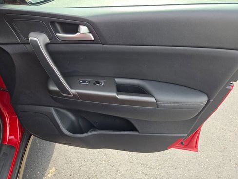 Used 2020 Kia Sportage S w/ S Sunroof Package image 6