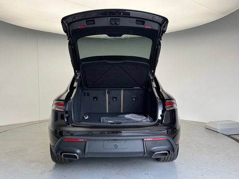 Used 2026 Porsche Macan AWD/4WD image 20