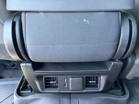 Used 2024 Chevrolet Silverado 1500 LT image 32