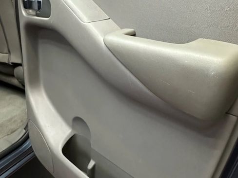 Used 2018 Nissan Frontier SV image 33