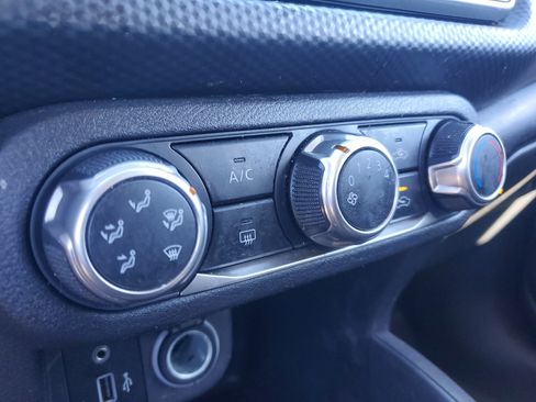 Used 2024 Nissan Kicks S image 26